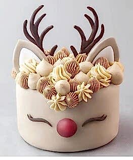 Новогодний торт в форме оленя