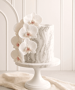 Свадебный торт белый с орхидеями