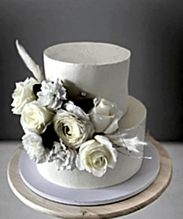 Свадебный торт с живыми цветами