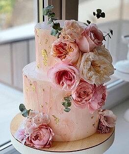Розовый свадебный торт