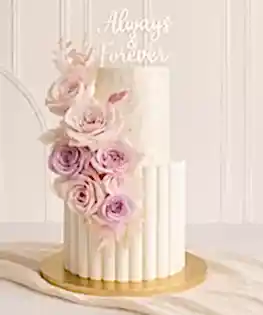 Свадебный торт с рельефным ганашем и вензелями