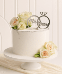 Свадебный торт с шоколадным велюром