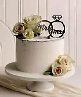 Свадебный торт с шоколадным велюром