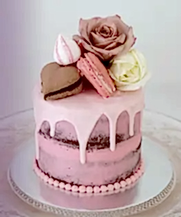 Розовый торт без мастики