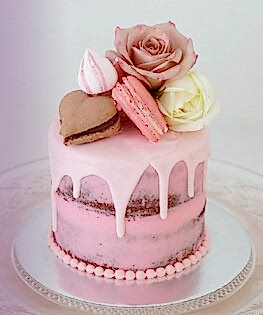Розовый торт без мастики