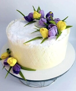 Торт с тюльпанами