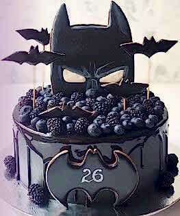Черный торт с маской Бэтмена