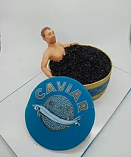 Торт с банкой черной икры