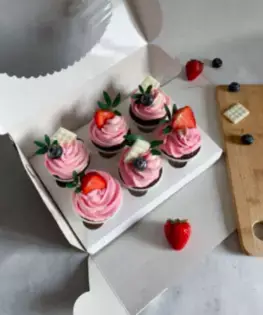 Капкейки розово-белые