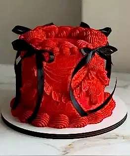 Красный торт в стиле Ламбет