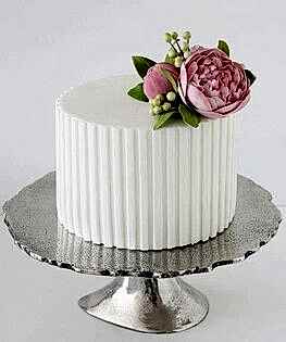 Свадебный торт в один ярус с сахарной композицией
