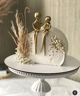 Свадебный торт с сухоцветами и мастичными фигурками