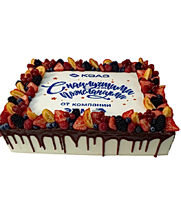 Корпоративный торт с ягодами