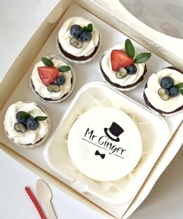 Набор десертов с вашим логотипом