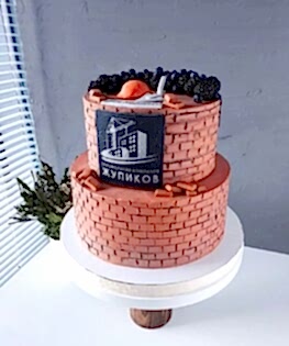 Торт на День Строителя с кирпичной отделкой