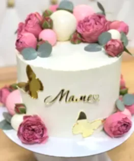 Торт для мамы с живыми цветами