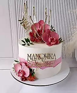 Торт для мамы с сахарными цветами и вазой