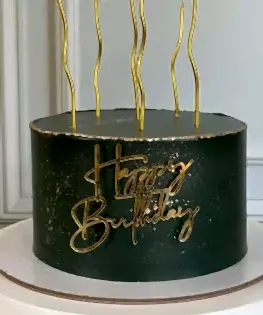 Торт зеленый с топпером и свечами