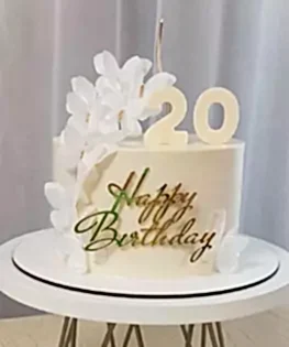 Нежный воздушный торт женский