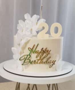 Нежный воздушный торт женский