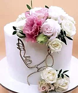 Торт для девушки с цветами