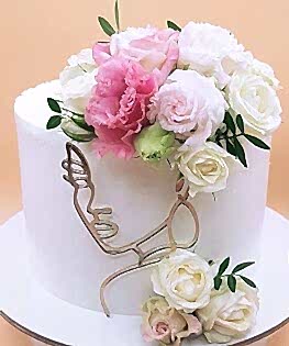 Торт для девушки с цветами