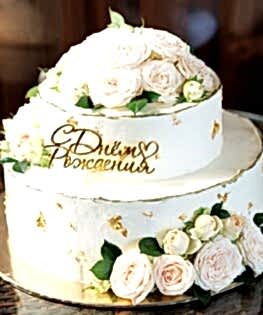 Классический Торт с живыми цветами и топпером в два яруса