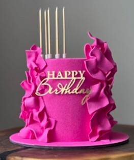 Торт розовый с рюшами для девушки