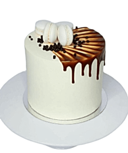 Торт с макарунами и шоколадом