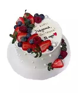 Торт с ягодами и надписью