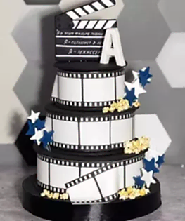 Трехъярусный торт в стиле кино