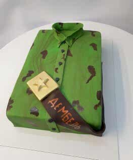 Торт в форме рубашки