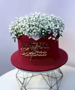 Торт для мамы с гипсофилой и топпером