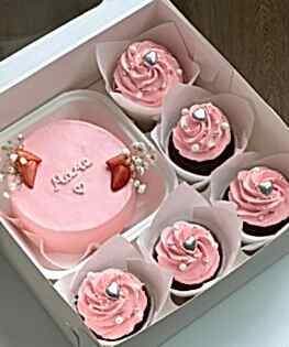 Набор десертов для мамы Бенто-торт + капкейки