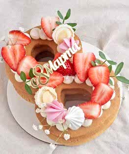 Торт медовый с ягодами на 8 марта