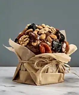 Кулич с сухофруктами и орехами