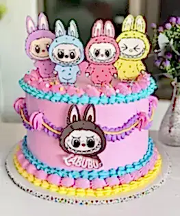 Торт Labubu с милыми рожицами