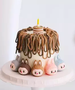 Торт Labubu из мастики
