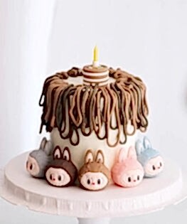 Торт Labubu из мастики