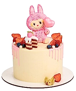 Торт Labubu с фигуркой и ягодами