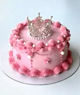 Торт ламбет с короной в розовом цвете