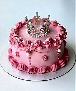 Торт ламбет с короной в розовом цвете