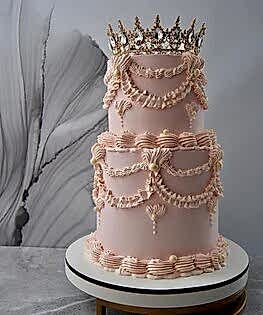 Торт с короной в розовом цвете