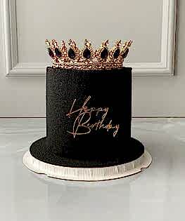 Торт блестящий с золотой короной в черном цвете